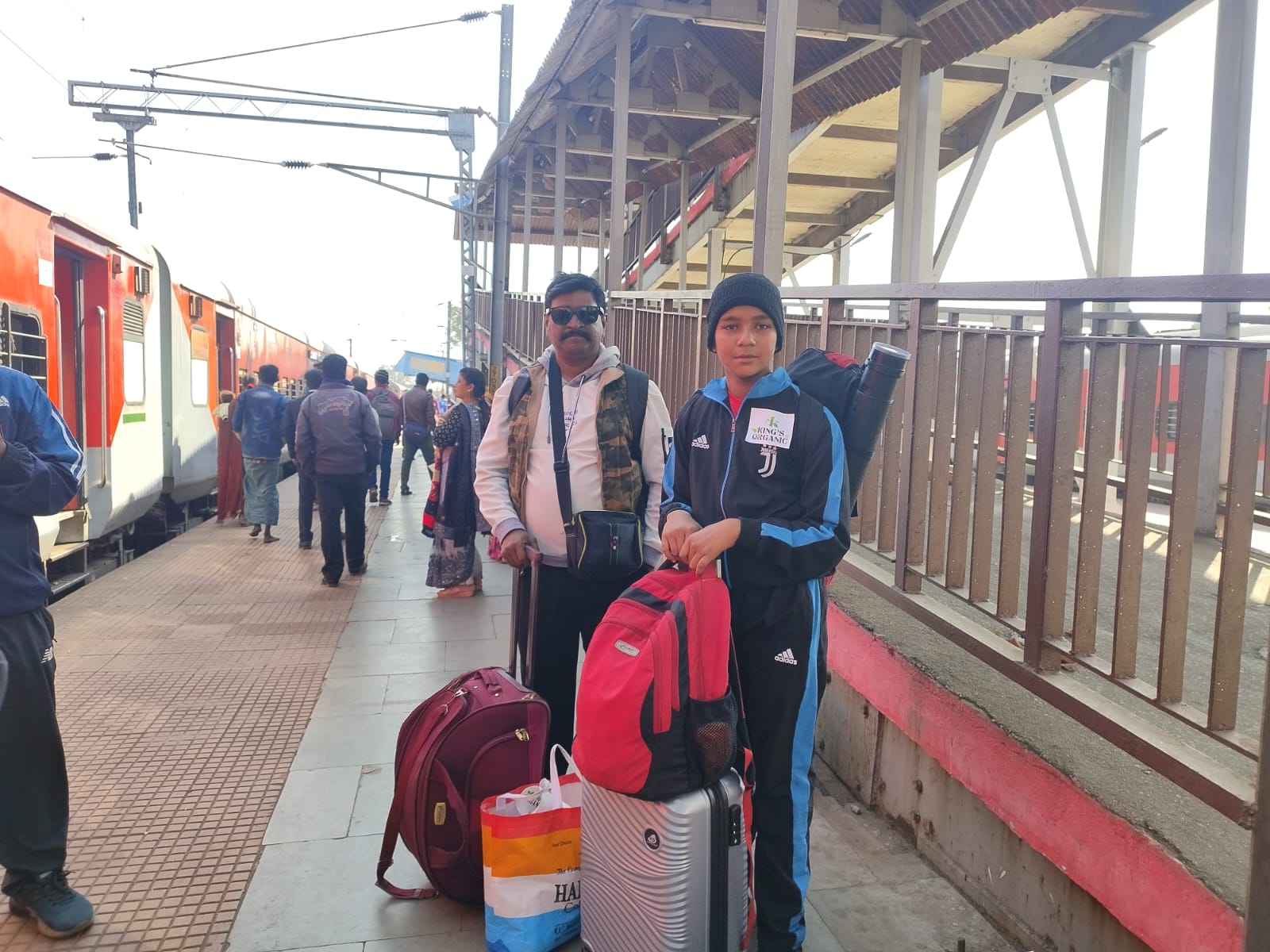 आठ साल में गोल्ड मेडल जितने वाली ख़ुशी तीसरा नेशनल गेम खेलने हुई रवाना, धनबाद को हैं ढेरों उम्मीद