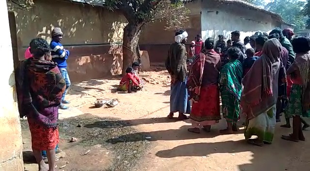 लव ट्रैंगल के चक्कर में बर्बाद हुआ भला-पूरा परिवार, प्रेमी के साथ पकड़ी गई महिला को पंचायत ने क्या दी सजा, जानिए