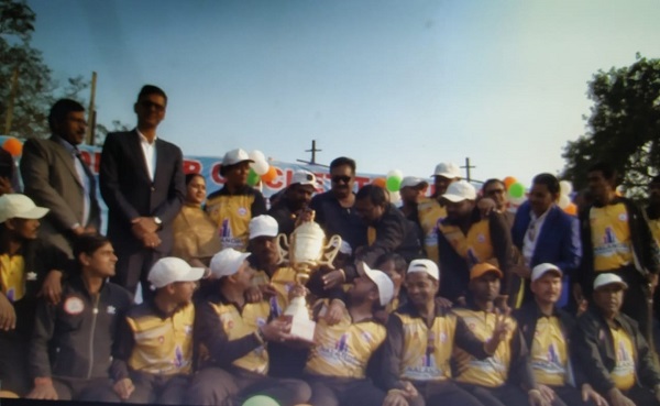 धनबाद के पत्रकारों के क्रिकेट मैच का हो गया Finale, पहुंचे थे धनबाद के डिगनिटरी  