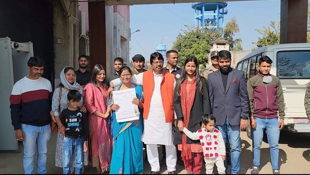 हाई कोर्ट से बेल मिलने पर पूर्व विधायक निर्मला देवी होटवार जेल से निकली बाहर, कंपनी के अधिकारियों और बीजेपी पर लगाया साजिश का आरोप