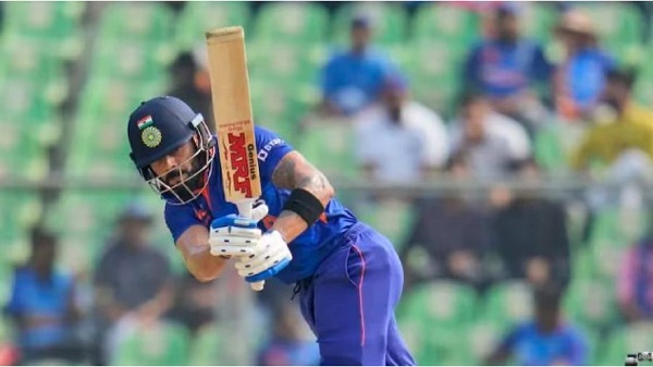 कोहली की ताबड़तोड़ पारी से भारत ने खड़ा किया विराट स्कोर, श्रीलंका को मिला 391 रनों का लक्ष्य