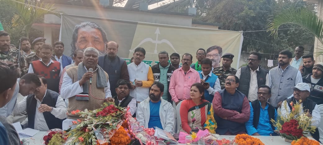 झामुमो धनबाद जिला समिति के विवाद पर क्या बोले केंद्रीय महासचिव विनोद पांडे, जानिए