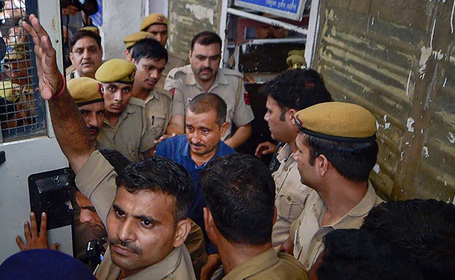 Unnao rape case-: नाबालिग से बलात्कार मामले में सजायाफ्ता पूर्व भाजपा नेता कुलदीप सिंह सिंगर को अंतरिम जमानत