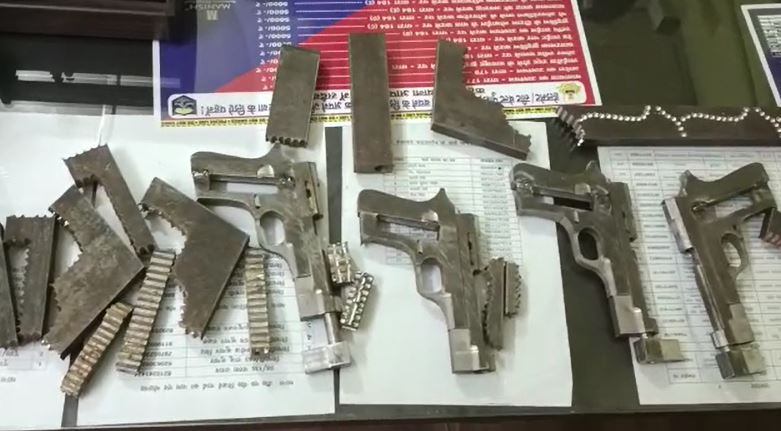 भागलपुर में मिनी गन फैक्ट्री का उद्भेदन, कई निर्मित व अर्ध निर्मित हथियार बरामद, 4 को किया गिरफ्तार