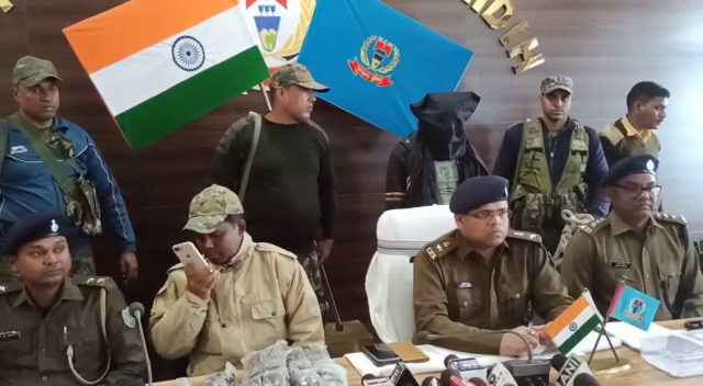 गिरिडीह : 15 लाख का इनामी कृष्णा हांसदा ने खोले कई राज, एसपी ने दी जानकारी, जानिए