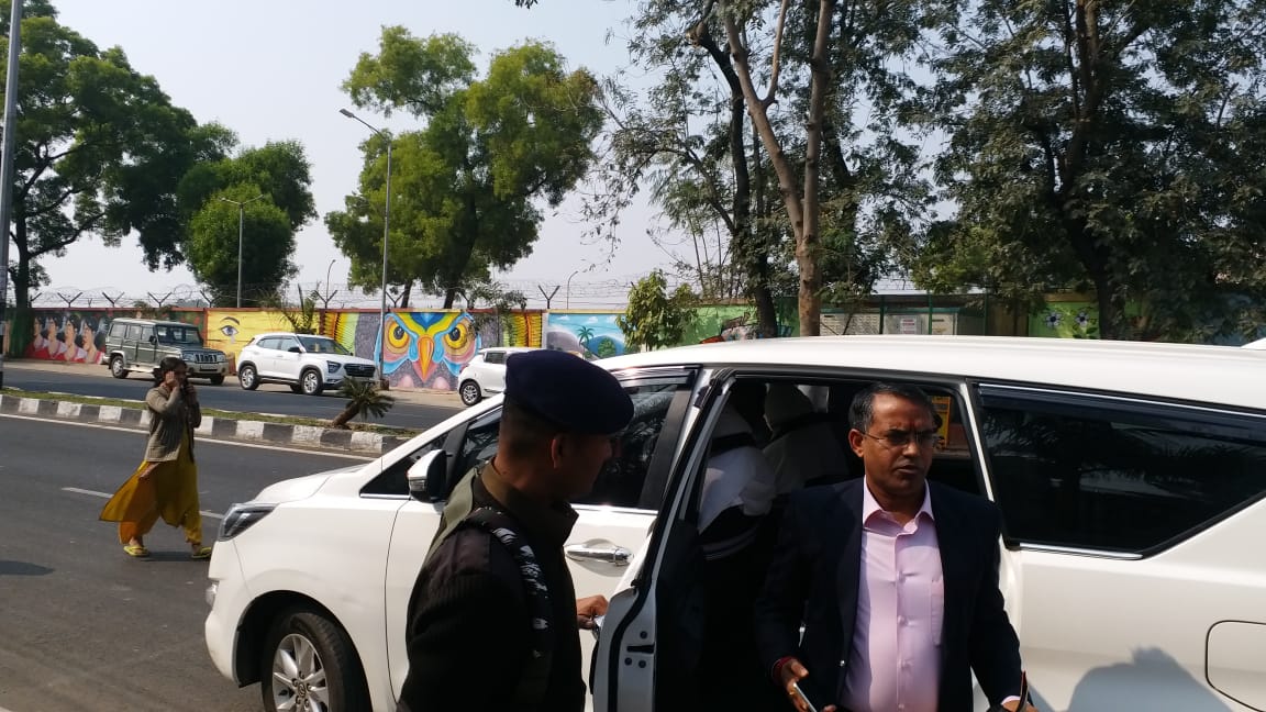 साहेबगंज डीसी पहुंचे ईडी दफ्तर, अवैध खनन मामले में होगी पूछताछ