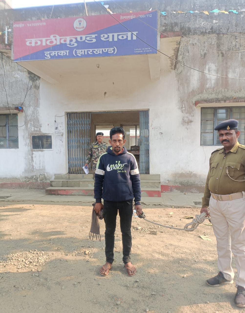 दुमका : प्रेमिका ने शादी से किया इनकार तो सनकी प्रेमी ने कर दी सारी हदें पार, हुआ गिरफ्तार, जानें क्या है मामला 