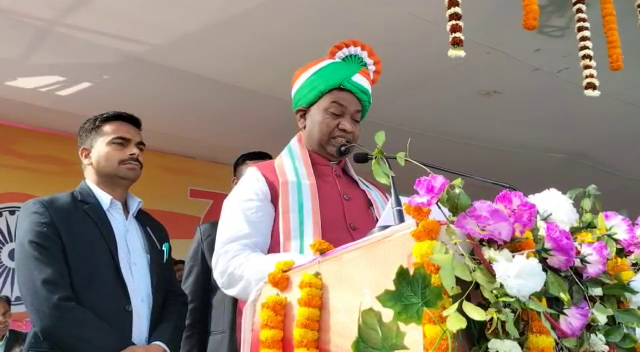 चतरा : गणतंत्र दिवस समारोह में फिसली मंत्री की जुबान , मनरेगा को कहा मरेगा मजदूर !