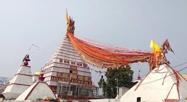 दुमका : बसंत पंचमी के दिन बाबा मंदिर में धूमधाम से हुआ महादेव का अभिषेक, भक्तों में दिखा उत्साह