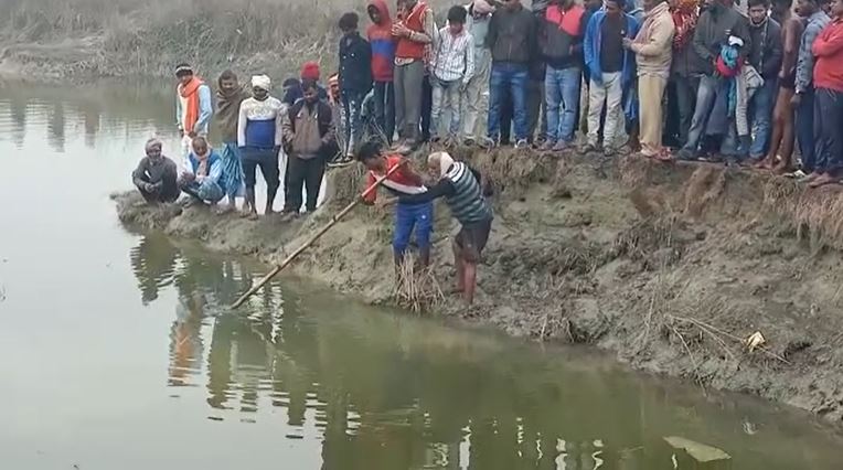 मुजफ्फरपुर : तीन बच्चों के साथ पोखर में डूबी गर्भवती महिला, हादसा या हत्या! जांच कर रही पुलिस 