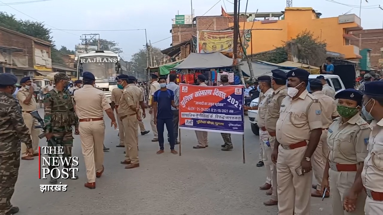 यहां पोस्टर-बैनर लेकर सड़क पर निकली पुलिस, जानिए क्या था मकसद