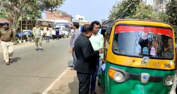 ऑटो चालक हो जाएं सावधान ! परमिट नहीं तो हो सकती हैं मुश्किलें, जानिए मामला
