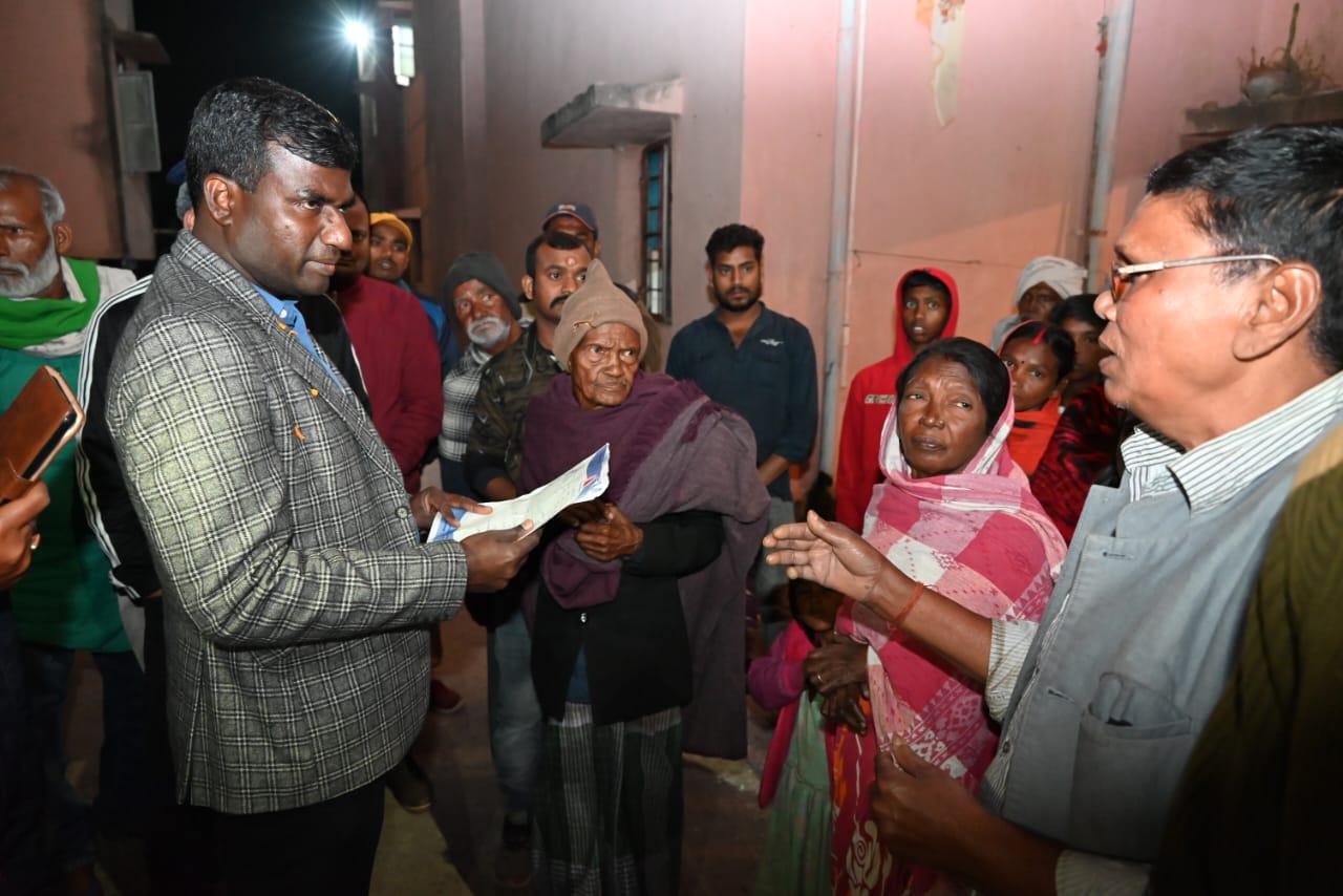 देवघर: कुष्ठ आश्रम में डिनर विद डीसी कार्यक्रम का आयोजन, उपायुक्त मंजूनाथ भजंत्री ने अधिकारियों को दिए कई निर्देश