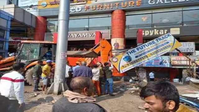 सक्रिय हुआ धनबाद नगर निगम, सिटी सेंटर के बेसमेंट पर गिरी गाज, जानिए अब आगे क्या 