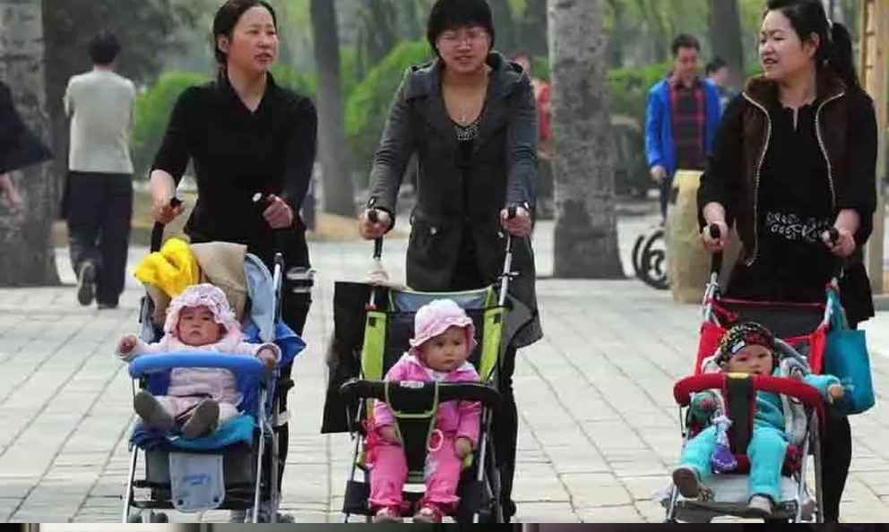 चीन में अजीबोगरीब फैसला, गैर शादीशुदा लड़कियों को मां बनने की मिली अनुमति