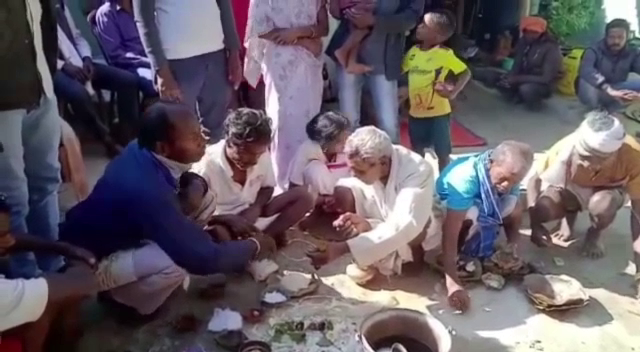 ईसाई धर्म छोड़ एक ही परिवार के 13 सदस्य ने किया घर वापसी, अब नहीं होंगे बहकावे का शिकार 