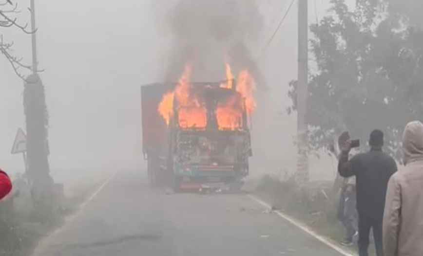 कोचिंग पढ़ने जा रही हैपी को ट्रक ने कुचला, मौके पर ही मौत, परिजनों ने ओरमा हाईवे पर किया बवाल, ट्रक में लगाई आग