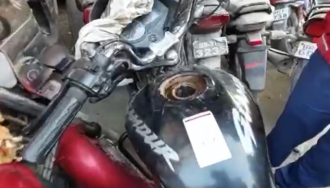 शराबबंदी वाले बिहार में अब मोटरसाइकिल भी चलती है शराब से, जांच में पुलिस के भी उड़े होश