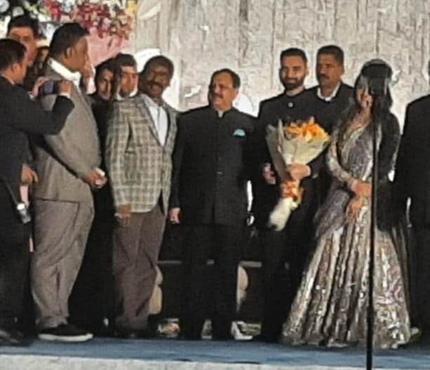 राजनीति में कोई परमानेंट दोस्त या दुश्मन नहीं होता, मुख्यमंत्री हेमंत सोरेन भाजपा के राष्ट्रीय अध्यक्ष के सुपुत्र के विवाह समारोह में हुए शामिल