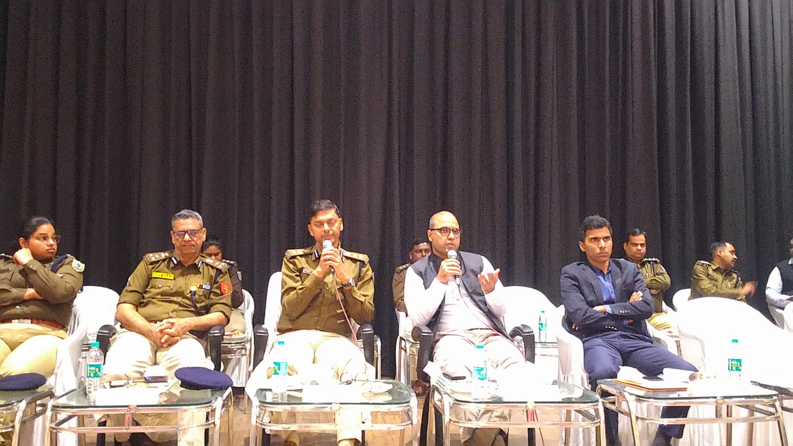 कंक्रीट से बंद करें कोयले के अवैध मुहानों को, नहीं चलने दें अवैध उत्खनन और ट्रांस्पोर्टिंग, जानिए कनीय अधिकारियों को कब मिला यह निर्देश 