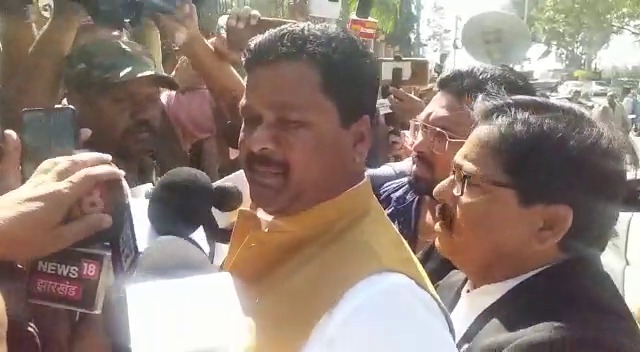 ईडी के कड़े सवालों का सामना कर रहें विधायक राजेश कच्छप, कैश कांड मामले में भेजा गया था समन