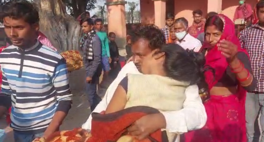 कटिहार : श्राद्धकर्म का भोज खाने से 250 लोग बीमार, स्कूल में चल रहा है सभी का इलाज