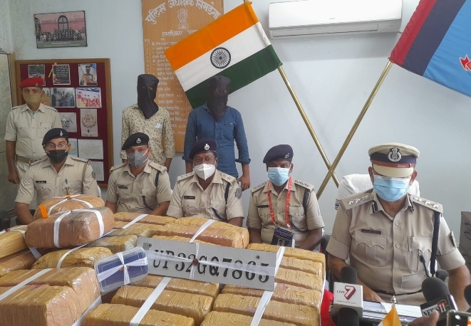 57 लाख रुपए के गांजा के साथ दो तस्कर धराए