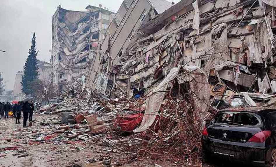 तुर्की में विनाशकारी भूकंप के बीच चमत्कार! मलबे के नीचे हुआ बच्चे का जन्म