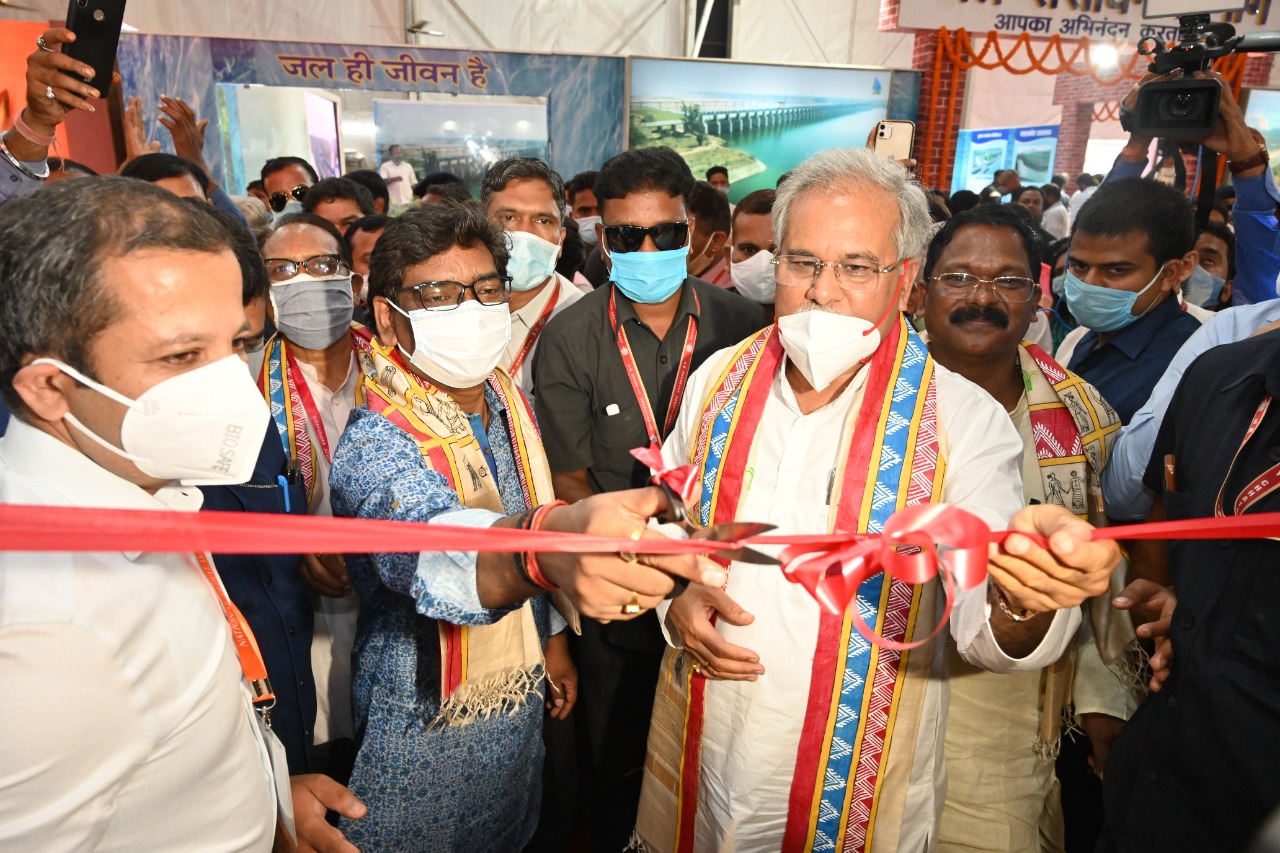 जनजातीय समाज अपनी सभ्यता, संस्कृति और परंपरा को भौतिकवादी युग में बचाने के लिए संघर्षरत : हेमंत सोरेन