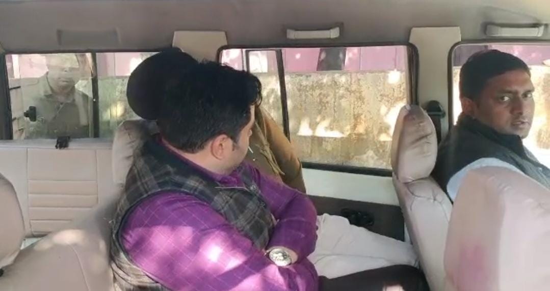 खाद्य सुरक्षा पदाधिकारी की गिरफ़्तारी के बाद रिश्वत लेने का बदल दिया गया है तरीका, जानिए अब कैसे हो रही रिश्वतखोरी