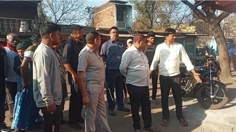 धनबाद के केंदुआ में अपराधियों ने की ताबड़तोड़ फायरिंग,बच गई लाइजनिंग ऑफिसर की जान,जानिए कैसे हुई घटना 