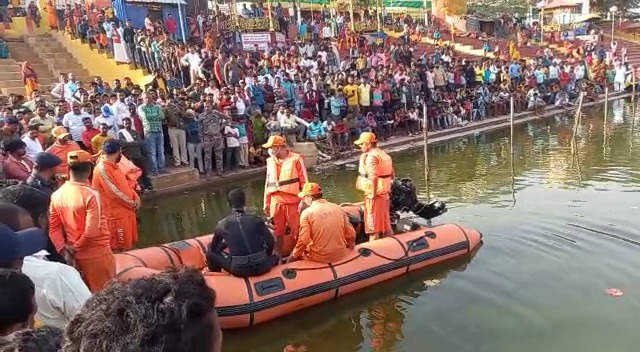 बासुकीनाथ शिवगंगा में शव की तलाश में जुटी एनडीआरएफ की टीम, दो बोट के सहारे चलाया जा रहा सर्च ऑपरेशन