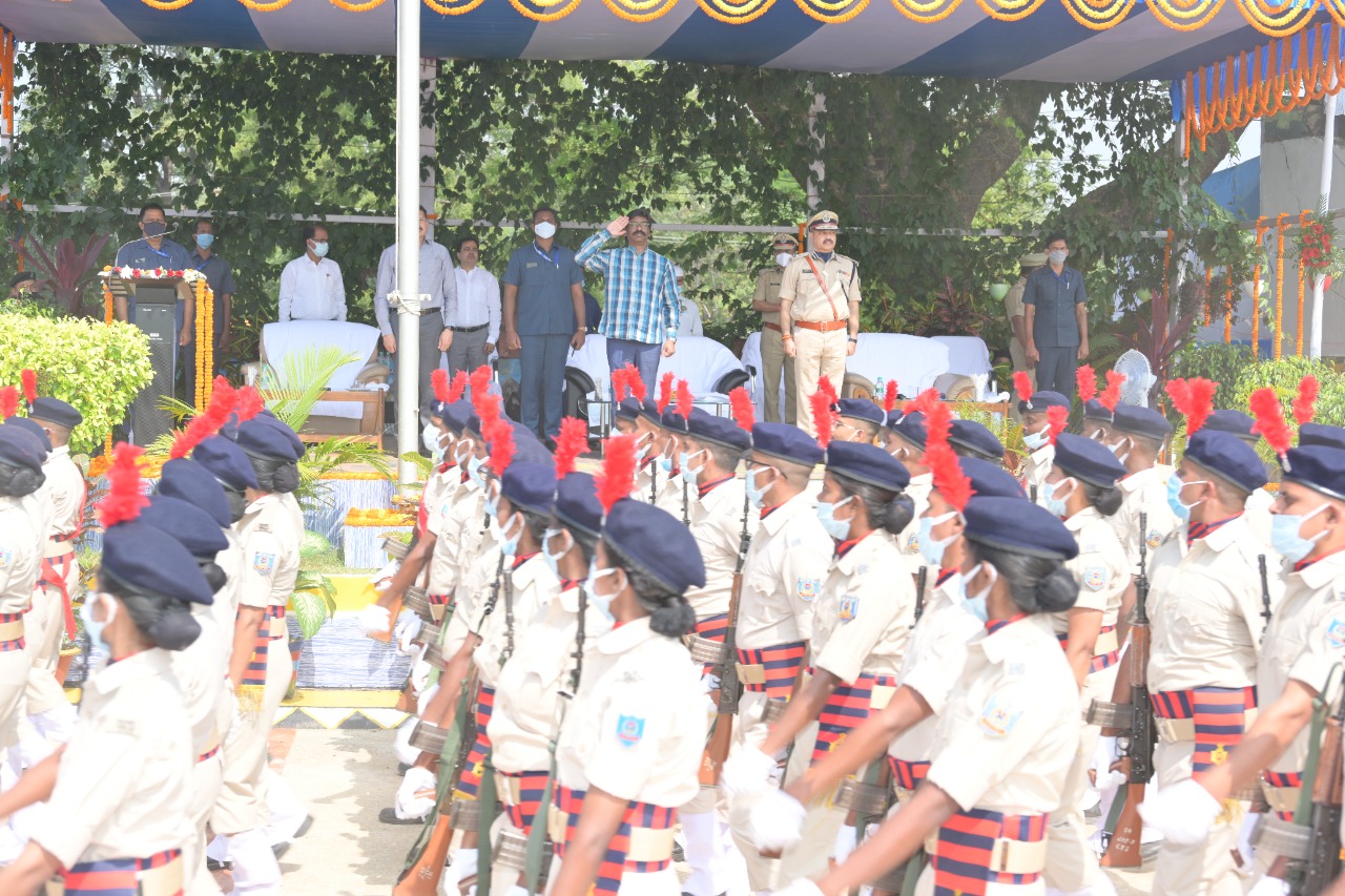 ट्रेनी डीएसपी से बोले सीएम, बरकरार रखिएगा वर्दी का सम्मान