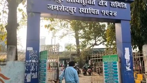 जमशेदपुर अधिसूचित क्षेत्र समिति (जेएनएसी) के कार्यालय में इनकम टैक्स की रेड, अधिकारी कागजात की कर रहे जांच