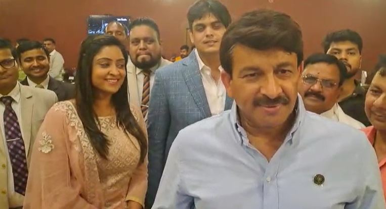 मनोज तिवारी ने उपेंद्र कुशवाहा को नई पार्टी बनाने पर दी बधाई , कहा- अब कम से कम एक जगह खड़े होकर बिहार की खुशहाली के लिए करें काम