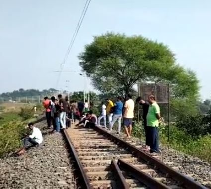 हत्या, हादसा या आत्महत्या! पुलिस कर रही जांच, रेलवे ब्रिज तक कैसे पहुंचाआयुष