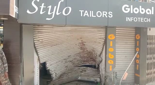 रांची के मेन रोड में हुआ भीषण सड़क हादसा, पिता-पुत्र ने घटनास्थल पर तोड़ा दम, बेटी गंभीर रूप से घायल