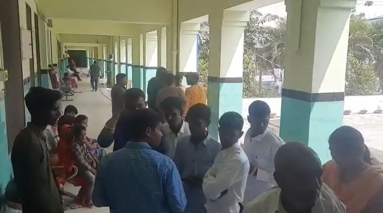 शादी बनी बर्बादी, प्रेमी-प्रेमिका की शादी को लेकर दो पक्षों में चले लाठी डंडे ,आधा दर्जन लोग घायल