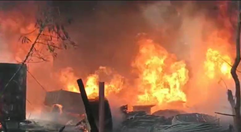 बोकारो इंटरप्राइजेज के वेयरहाउस में लगी आग, 50 लाख रुपए का सामान जलकर खाक