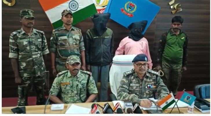 गिरिडीह: सरिया बाजार में डकैती की घटना को अंजाम देने वाला मास्टरमाइंड गिरफ्तार, चोरी का जेवर खरीदने वाला जेवर व्यापारी भी चढ़ा पुलिस के हत्थे