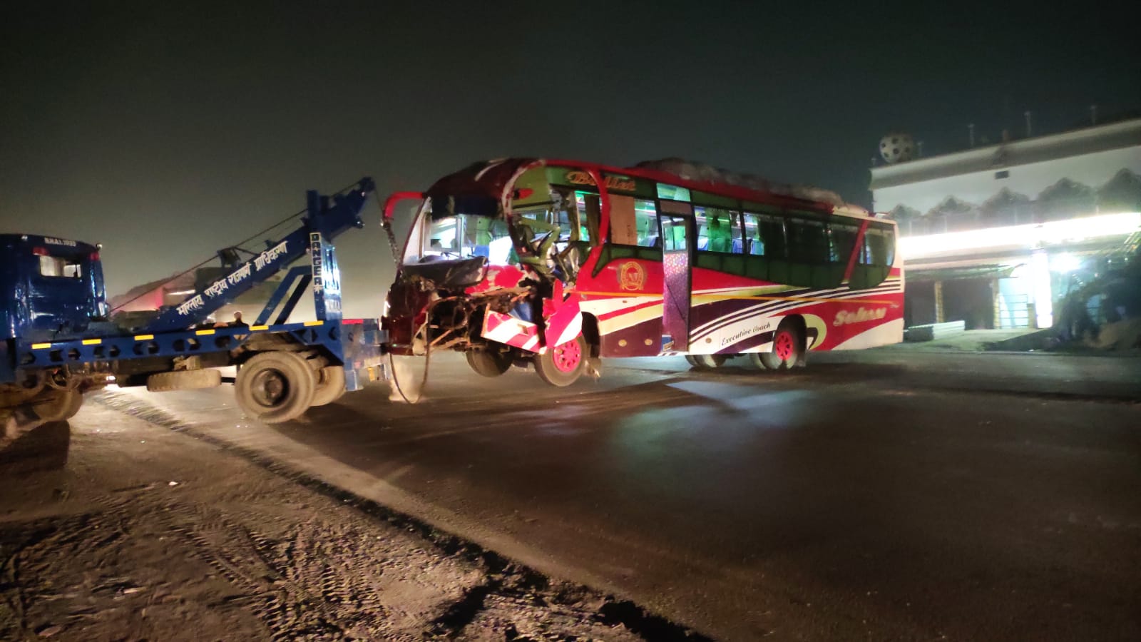 निरसा में टूरिस्ट बस हुई दुर्घटनाग्रस्त, बाल-बाल बची यात्रियों की जान, जानिए डिटेल्स 