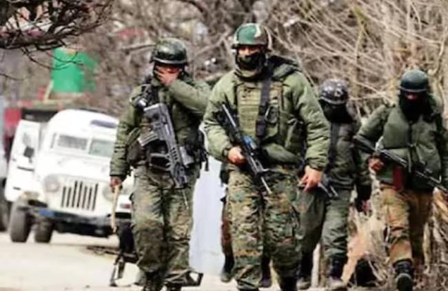 कश्मीर में सुरक्षाबलों ने एक आतंकवादी को किया ढेर, पुलवामा में हुए कश्मीरी पंडित की हत्या में शामिल थे दहशतगर्द  