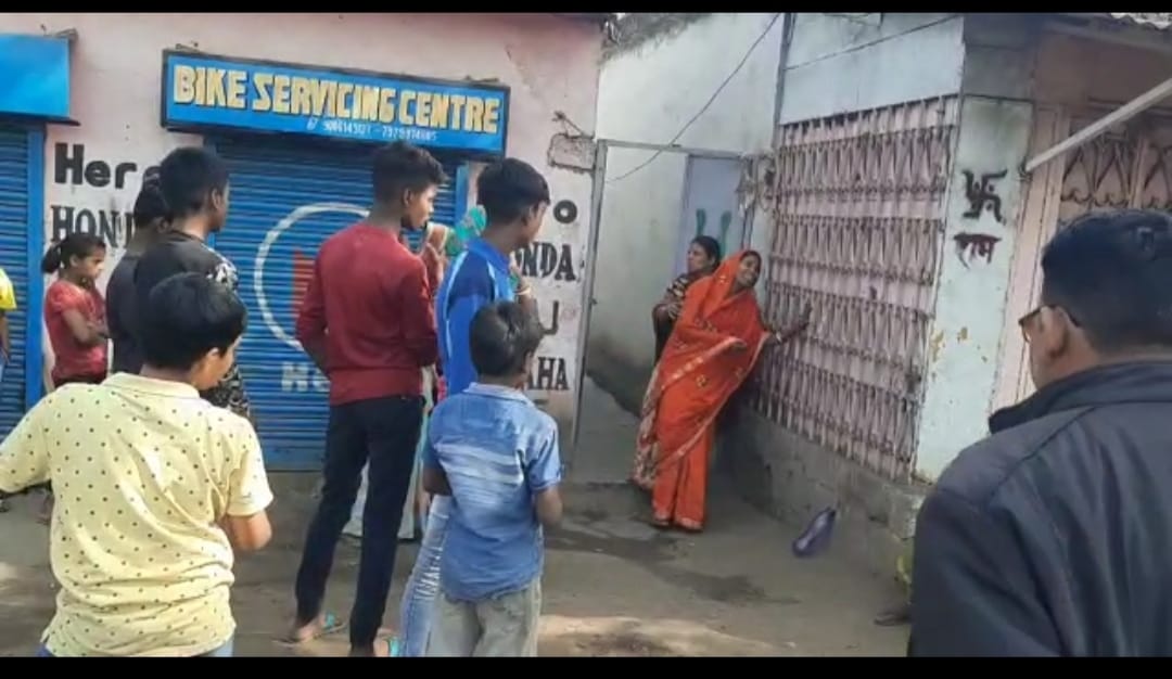 पत्नी के रहते शादी शुदा युवक ने किया प्यार ,फिर प्रेमी और प्रेमिका ने कटकर दे दी जान ,जानिए इस हृदय विदारक घटना का पूरा डिटेल्स 