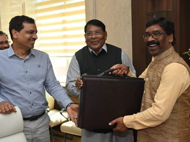 1 लाख 11 हज़ार करोड़ रुपए का हो सकता है झारखंड का बजट, जानिए