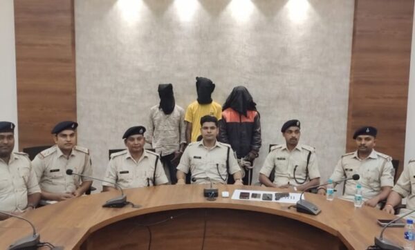 बितका बाउरी हत्याकांड : रामगढ़ विधायक प्रतिनिधि के हत्यारे को पुलिस ने किया गिरफ्तार, कई आपराधिक समान भी बरामद