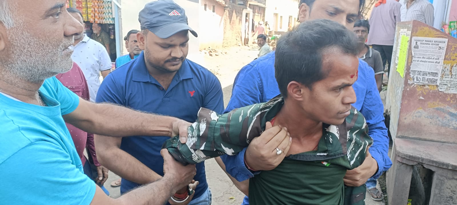 धनबाद के बाघमारा में दिन दहाड़े हुई फायरिंग, चूक गया निशाना, नहीं तो हो सकती थी बड़ी घटना, जानिए डिटेल्स