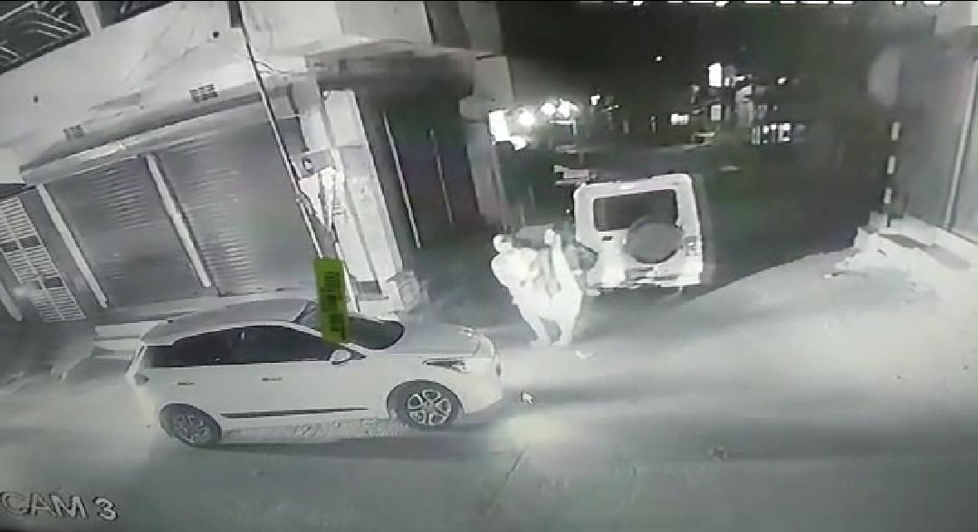 कटिहार: उत्पाद विभाग की एक महिला दारोग़ा के अवैध उगाही की सीसीटीवी फ़ूटेज वायरल, स्थानीय लोग महिला दरोग़ा से काफ़ी परेशान