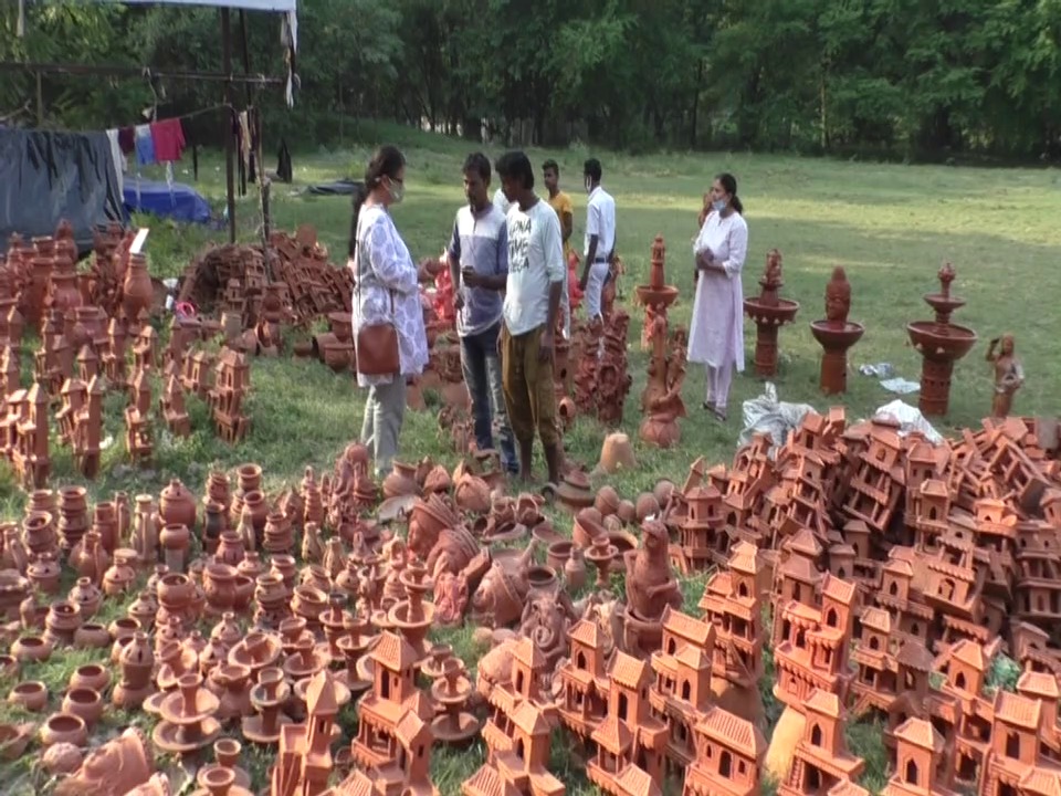 मिट्टी के घरौंदे