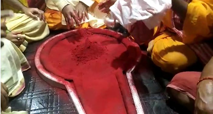 बाबानगरी देवघर में आज से होली की शुरुआत, हरि और हर का कराया गया मिलन