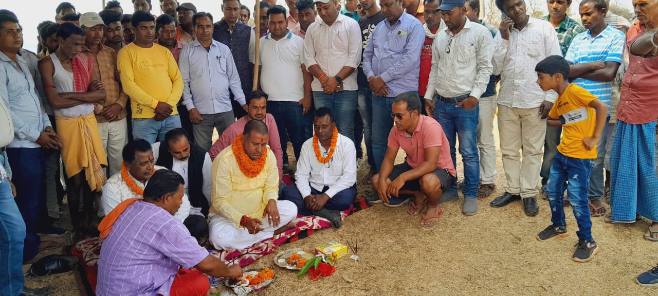 सारठ विधानसभा के वृहद जलापूर्ति योजना का विधायक रणधीर कुमार सिंह ने किया भूमि पूजन, 2025 तक सारठ विधानसभा के हर घर में पहुंचेगा पानी
